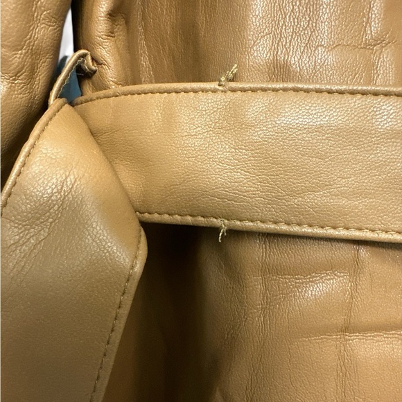 🎄 Elie Tahari Tan Faux Leather Trench Coat ✨
Size L | NWT | Chic Long Belted - Picture 7 of 9